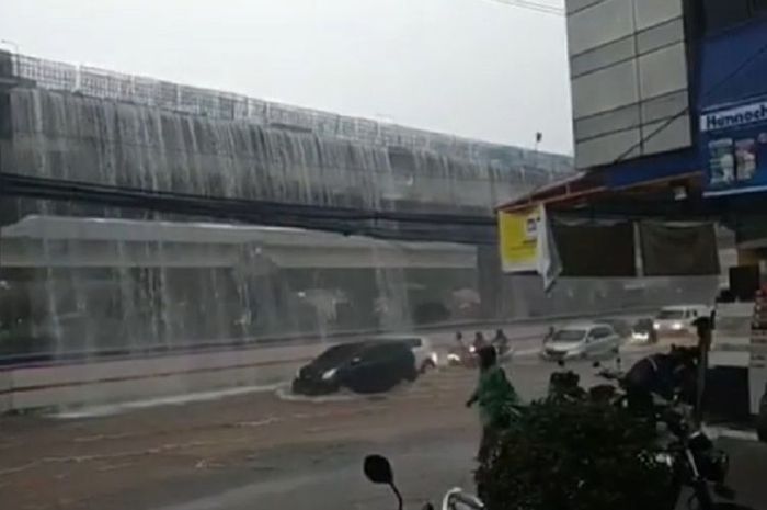 17+ Gambar Pemandangan Hujan Turun - Rudi Gambar