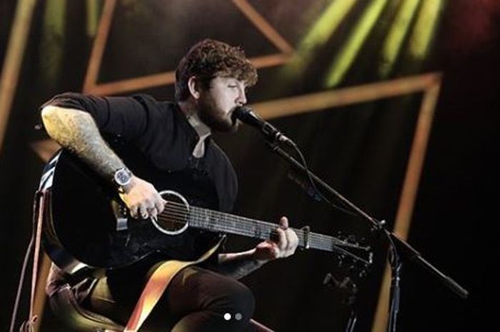 Rindu Rumah? Ini Chord dan Lirik Lagu 'Quite Miss Home' Milik James