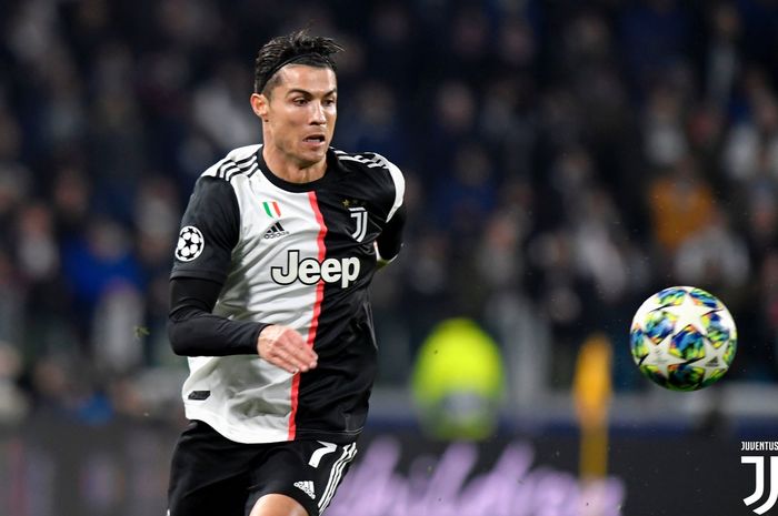 Megabintang Juventus, Cristiano Ronaldo, beraksi dalam laga Grup D Liga Champions melawan Atletico Madrid di Juventus Stadium, Selasa (26/11/2019).