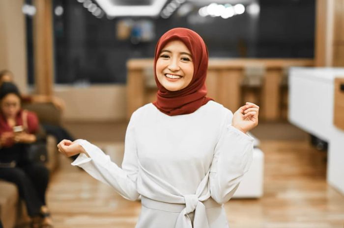 Baru Saja Putus Dengan Pacar Masinisnya Komika Arafah Rianti Buru Buru Cari Pacar Lagi Yang Mau Aja Lah Sama Gua Semua Halaman Suar