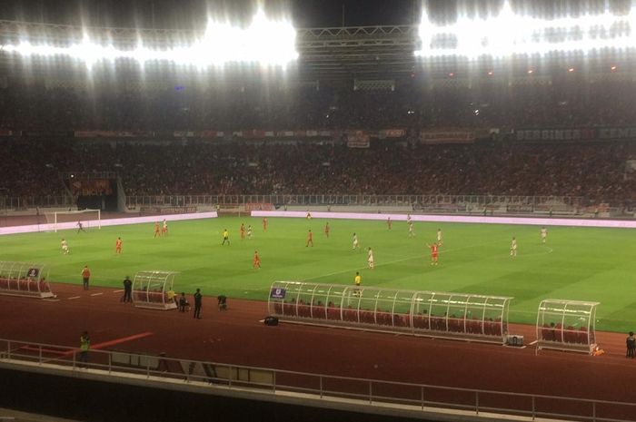 Suasana Stadion Utama Gelora Bung Karno saat pertandingan Persija melawan Persipura, Kamis (28/11/2019).