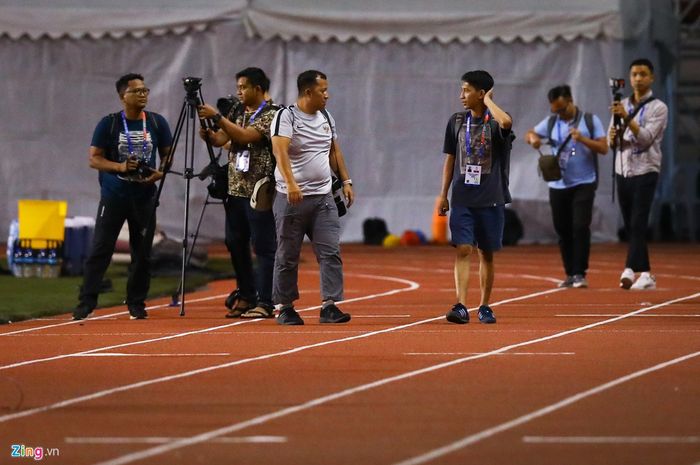 Sejumlah jurnalis Indonesia yang diperbolehkan meliput sesi latihan terakhir timnas U-22 Indonesia jelang melawan Vietnam di SEA Games 2019, Minggu (1/12/2019).