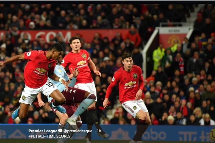 Marcus Rashford beraksi dalam partai Liga Inggris Manchester United vs Aston Villa di Old Trafford, 1 Desember 2019.