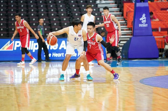 Pertandingan basket SEA Games 2019 antara Indonesia dan Thailand di Mall of Asia Arena, Manila, Filipina, Rabu (4/12/2019)