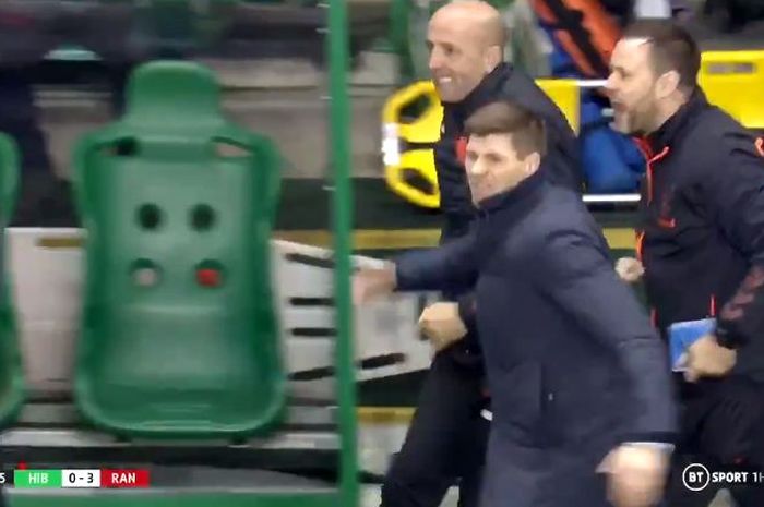 Mantan pemain Liverpoolyang kini melatih Rangers, Steven Gerrard, mengamuk setelah melihat anak asuhnya dikasari pemain Hibernian pada laga Liga Skotlandia, Sabtu (21/12/2019) di Stadion Easter Road.