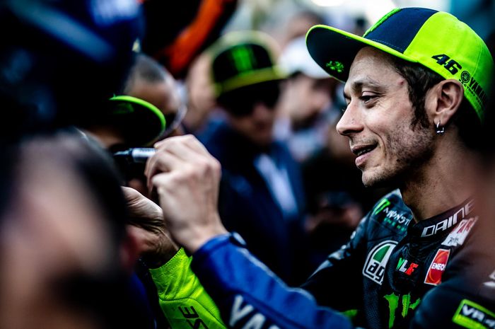 Valentino Rossi bisa membalap untuk musim MotoGP 2021, tapi ada syaratnya nih.