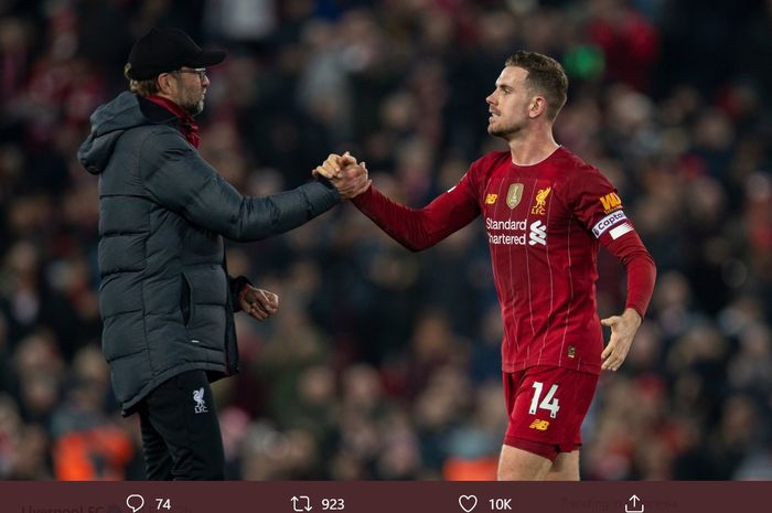 Juergen Klopp dan Jordan Henderson merayakan kemenangan 1-0 Liverpool atas Watford pada pekan ke-20 Liga Inggris, Minggu (29/12/2019) di Anfield.