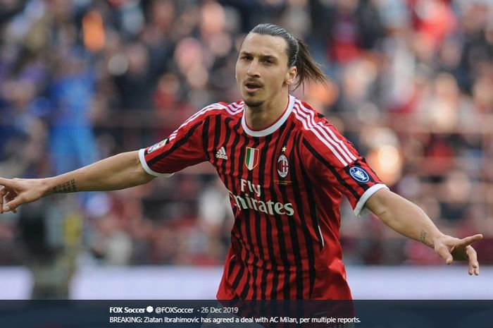 Zlatan Ibrahimovic melakukan selebrasi usai mencetak gol ketika masih berseragam AC Milan pada musim 2011-2012.