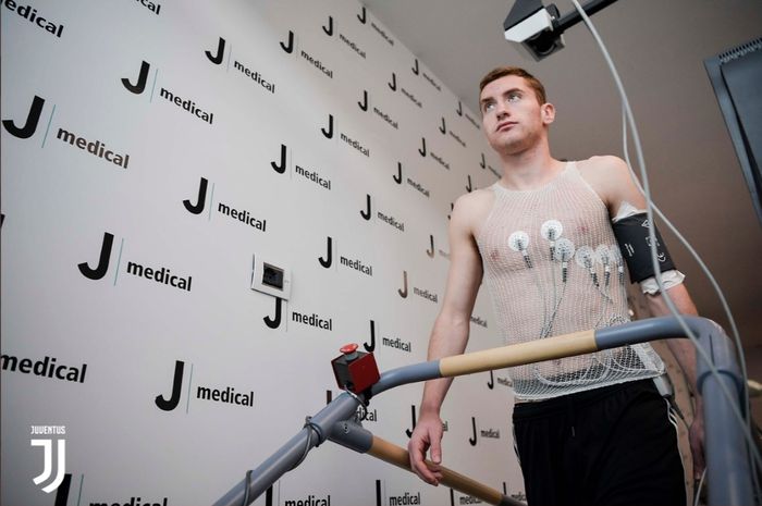 Dejan Kulusevski menjalani tes medis sebelum bergabung ke Juventus, Kamis (2/1/2020).