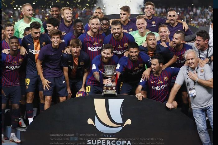 Barcelona saat merayakan gelar Piala Super Spanyol 2018.