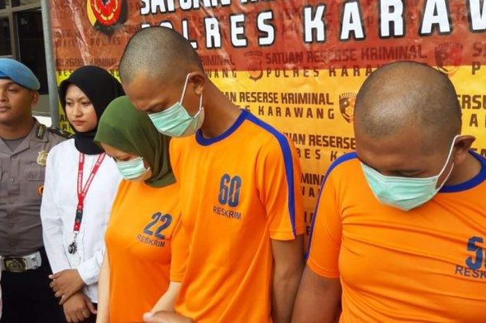 Para tersangka pembakaran pria di Karawang