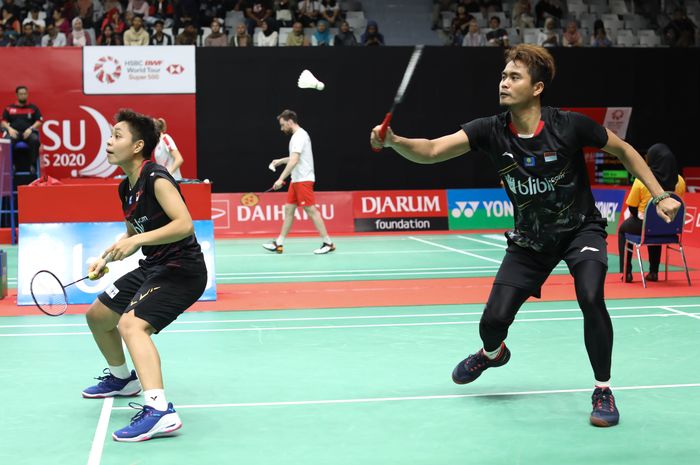 Pasangan ganda campuran nasional Indonesia, Tontowi Ahmad/Apriyani Rahayu, saat menjalani pertandingan putaran kualifikasi Indonesia Masters 2020.