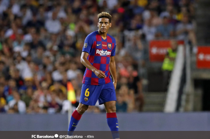 Bek milik Barcelona, Jean-Clair Todibo.