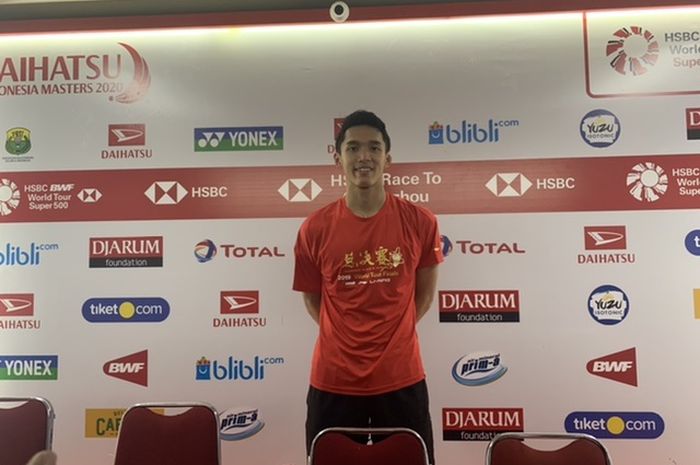 Pemain tunggal putra Indonesia, Jonatan Christie, pada konferensi pers usai laga babak kedua Indonesia Masters 2020 di Istora Senayan, Jakarta, Kamis (16/1/2020).