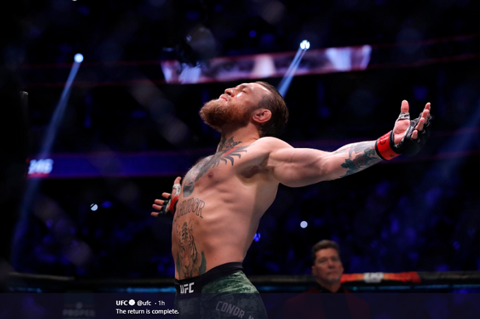 Selebrasi Conor McGregor kala menghabisi Donald Cerrone pada UFC 246 silam (19/1/2020). 