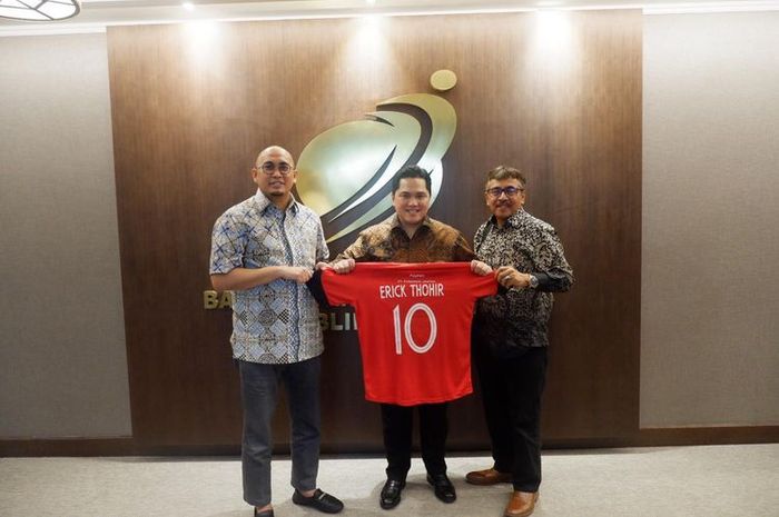 Andre Rosiade (kiri) bersama Menteri BUMN, Erick Thohir.