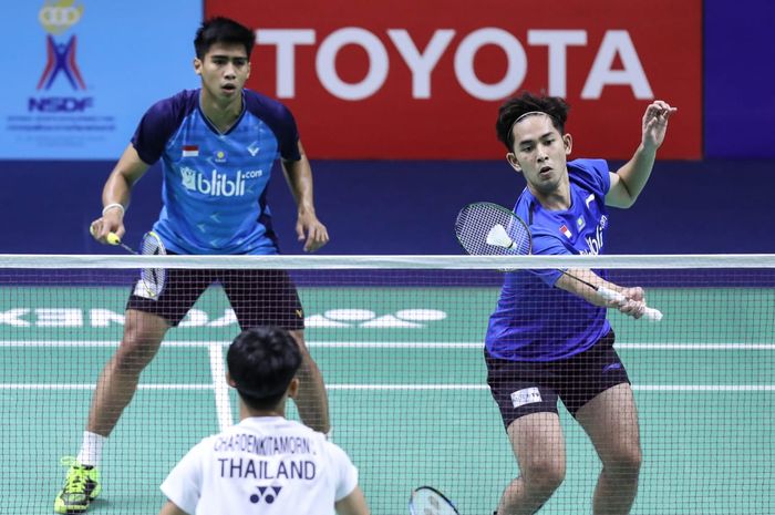 Pasangan ganda putra Indonesia, Mohammad Reza Pahlevi Isfahani/Sabar Karyaman Gutama, pada babak kualifikasi Thailand Masters 2020 di Indoor Stadium Huamark, Bangkok, Selasa (21/1/2020).