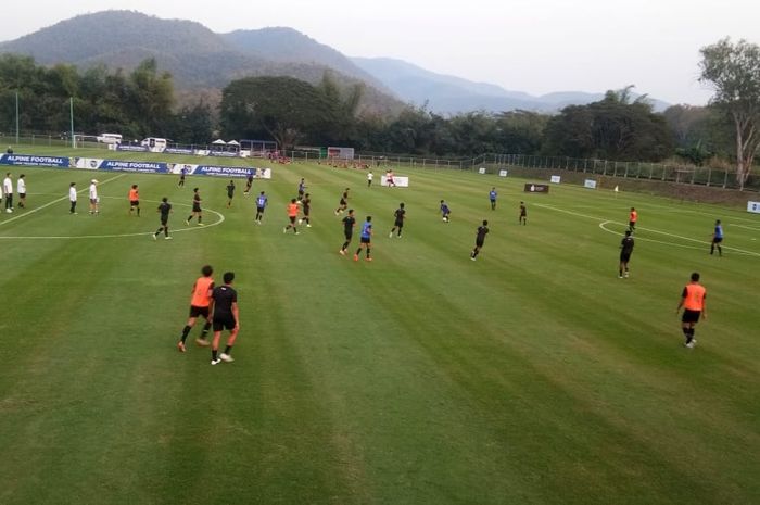 Suasana pemusatan latihan (TC) perdana Timnas U-19 Indonesia di Alpine Football Camp Training, Chiang Mai, Thailand, Selasa (21/1/2020).