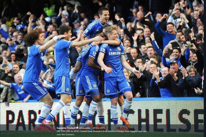 Para pemain Chelsea merayakan gol ke gawang Arsenal dalam partai Liga Inggris di Stamford Bridge, London, 22 Maret 2014.