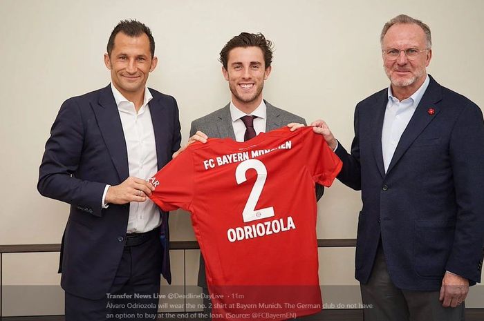 Alvaro Odriozola (tengah) dipinjam Bayern Muenchen dari Real Madrid dan memilih nomor kostum 2.