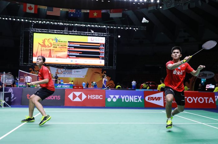 Pasangan ganda campuran Indonesia, Adnan Maulana/Mychelle Crhystine Baandaso, pada babak kedua Thailand Masters 2020 di Indoor Stadium Huamark, Bangkok, Kamis (23/1/2020).