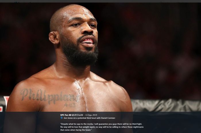 Mantan juara kelas berat ringan UFC, Jon Jones. Jones melepas gelar juara demi pindah ke kelas berat.