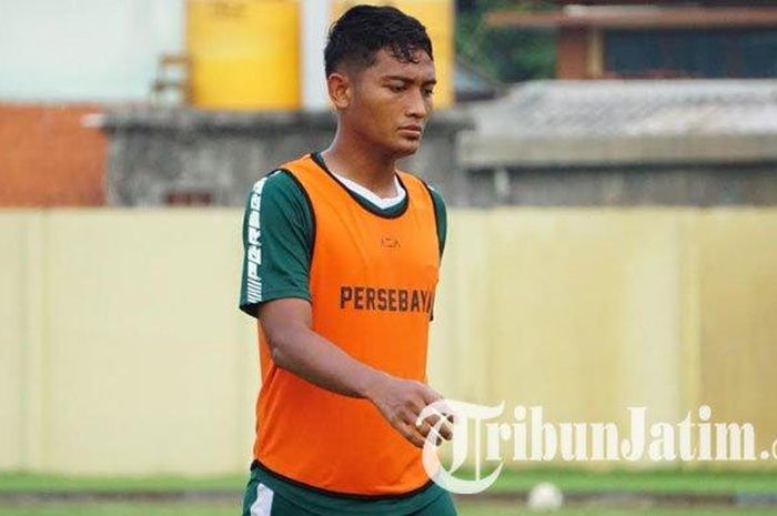 Pemain baru Persebaya Surabaya, Nasir, saat mengikuti latihan di Lapangan Jenggolo Sidoarjo, Jawa Timur, Selasa (28/1/2020).