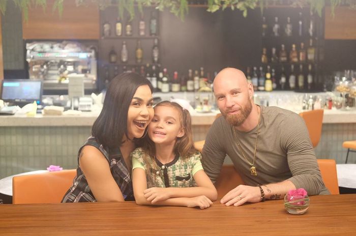 Awal mula Melaney Ricardo terpesona oleh paras bule yang dimiliki Tyson