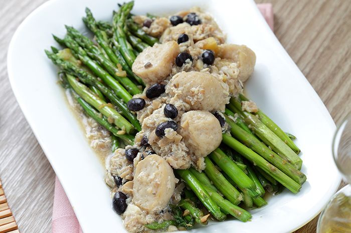 Asparagus Siram Taosi (sautéed asparagus with mushroom broth) is a kid-approved lunch for kids' packages lunch!