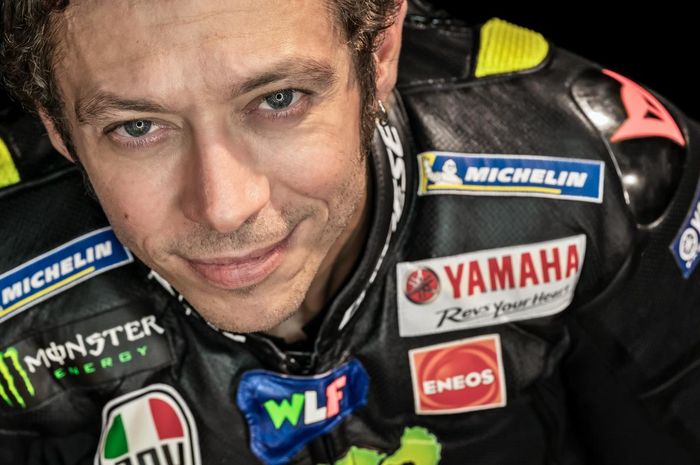 Valentino Rossi akan mencapai usia 41 tahun di MotoGP 2020, namun masih dibilang binatang buas oleh Alberto Puig