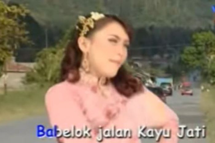 Lirik Lagu Ayam Den Lapeh Yang Dipopulerkan Oleh Ria Amelia Semua Halaman Sonora Id