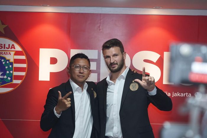 Bek asal Italia, Marco Motta, diperkenalkan sebagai pemain baru Persija, Senin (3/2/2020).