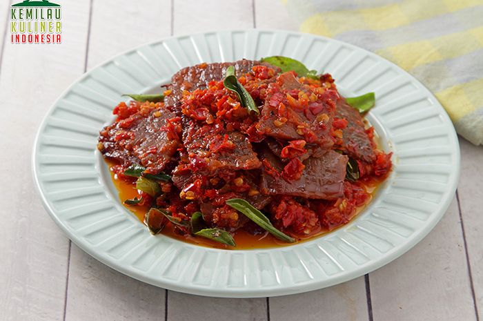 Dendeng Balado Aroma Jeruk (Fried beef jerky sautéed with spicy sambal) is delectable food for family dinner!
