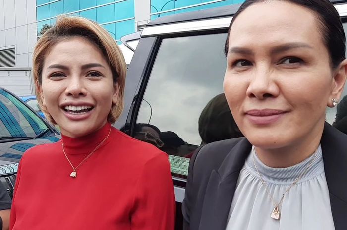 Nikita Mirzani bersama Fitri Salhuteru saat ditemui Grid.ID di kawasan Tendean, Jakarta Selatan, Rabu (5/2/2020).