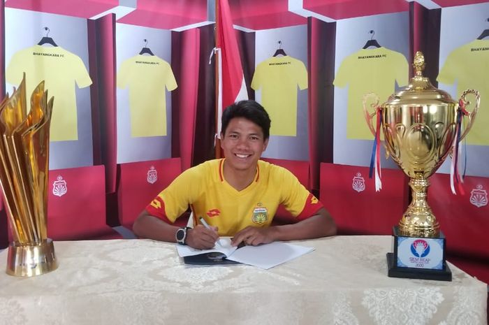 Ahmad Jufriyanto resmi berlabuh ke Bhayangkara FC, Rabu (5/2/2020).
