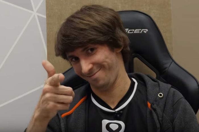 Dota pro player, Danil 