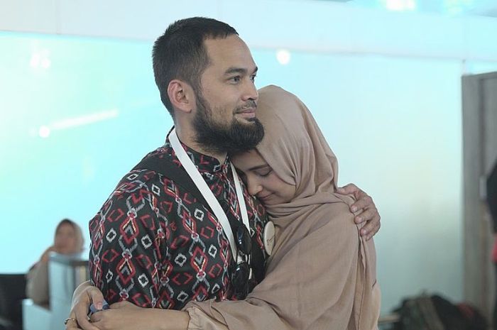 Air Matanya Bercucuran di Hadapan Istri, Teuku Wisnu Mohon Ampun pada Shireen Sungkar: Maaf, Aku Pikir Nafkah Lahir Batin Cukup