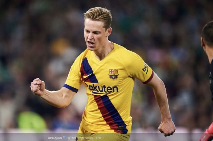 Gelandang Barcelona, Frenkie de Jong, melakukan perayaan setelah berhasil membobol gawang Real Betis di pekan ke-23 Liga Spanyol, Minggu (9/2/2020).