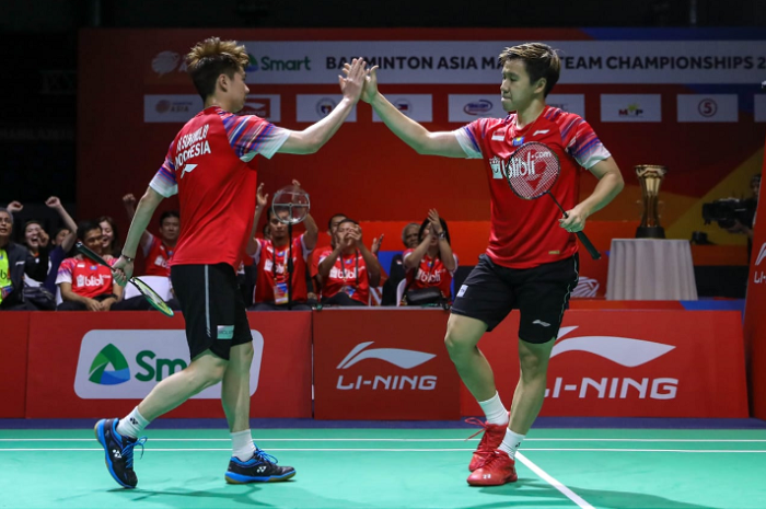 Pasangan ganda putra Indonesia, Marcus Fernaldi Gideon/Kevin Sanjaya Sukamuljo, saat menunjukkan aksinya pada final Kejuaraan Beregu Asia 2020 di Rizal Memorial Coliseum, Manila, Filipina, Minggu (16/2/2020).