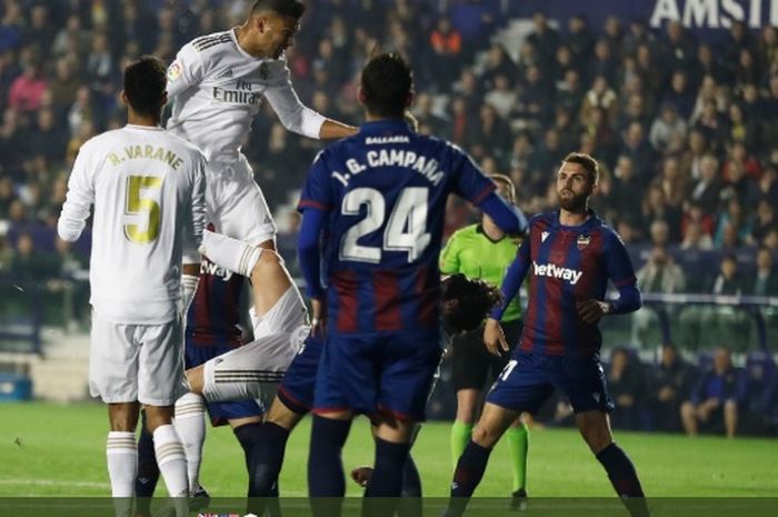 Babak pertama berakhir dengan skor kacamata setelah Real Madrid menggempur pertahanan Levantes pada pertandingan pekan ke-25 kompetisi Liga Spanyol, Minggu (23/2/2020) pukul 03.00 WIB.