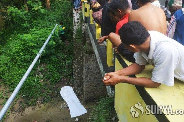 Adik Bungsunya Dijadikan Samsak oleh Temannya, Kakak Beradik Ini Tusuk Bokong Pembully yang Masih SD dengan Bambu Hingga Tewas, Jasad Korban Dibuang dari Jembatan 