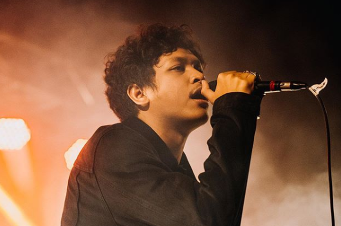 Lirik Lagu dan Chord Gitar 'Dalam Hitungan' .Feast, Kita