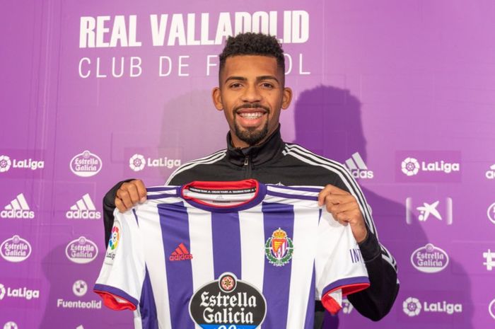 Matheus Fernandes saat diperkenalkan Real Valladolid..