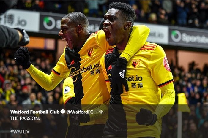 Pemain Watford, Ismaila Sarr, melakukan selebrasi seusai menjebol gawang Liverpool dalam laga di Vicarage Road, Sabtu (29/2/2020).