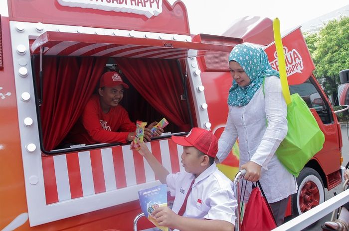In 2019, “Wall’s Happy Day” invites 74 disabled children and 74 non-disabled children in Bandung as to enjoy Wall's ice cream together.