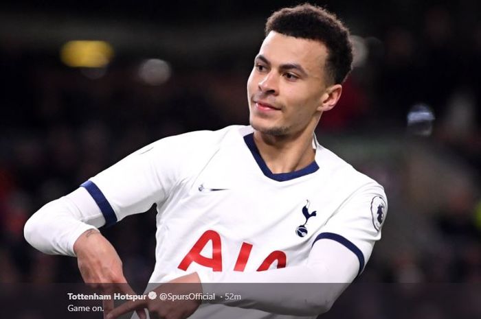 Gelandang asal Inggris, Dele Alli, melakukan selebrasi setelah mencetak gol untuk Tottenham Hotspur.