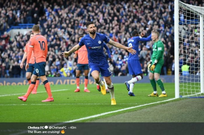 Selebrasi Olivier Giroud usai membobol gawang Everton pada laga di Stamford Bridge, Minggu (8/3/2020).