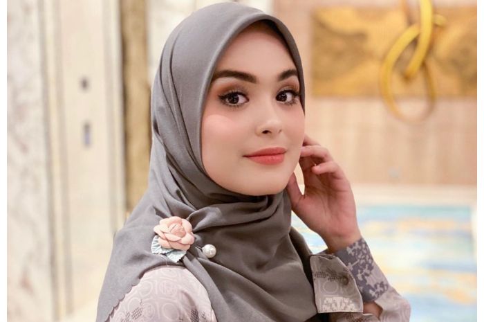 Selamat! Vebby Palwinta Mantan Baim Wong Resmi Dilamar Pria Tampan Ini