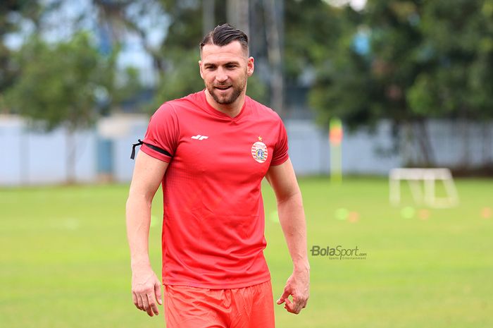 Striker asing Persija Jakarta, Marko Simic, sedang menjalani latihan di Lapangan Sutasoma, Halim, Jakarta Timur (11/3/2020)