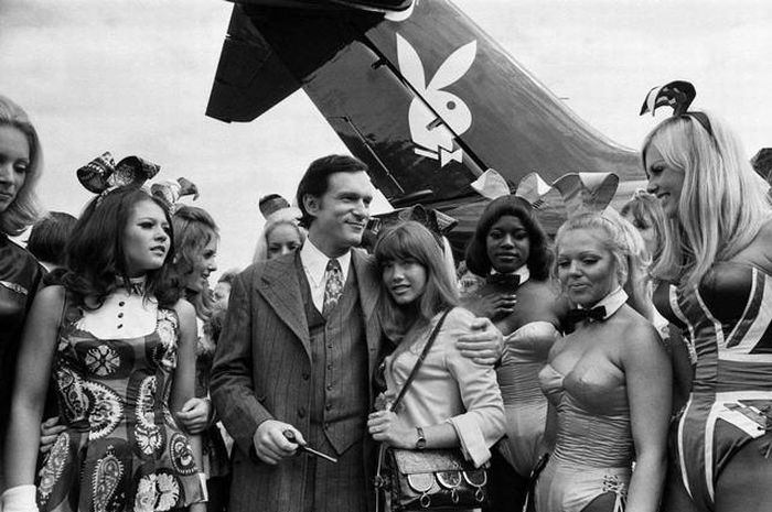 Hugh Hefner dan wanita-wanita Playboy.